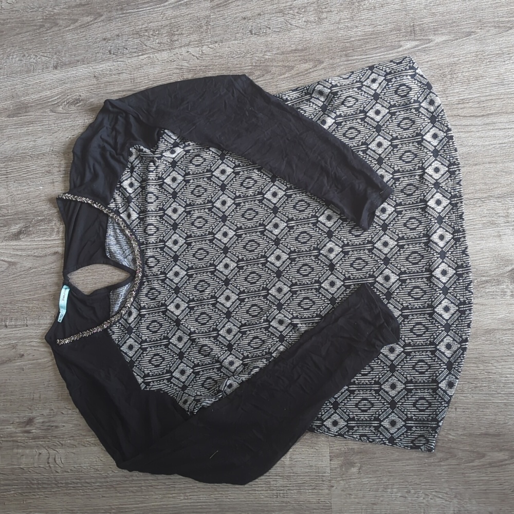 Black and White Long Sleeve Tee with Beaded Neckline - Maurices Brand - Size XL